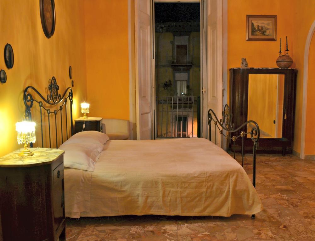 Bed and Breakfast A Casa di Mamma Napoli Camera foto