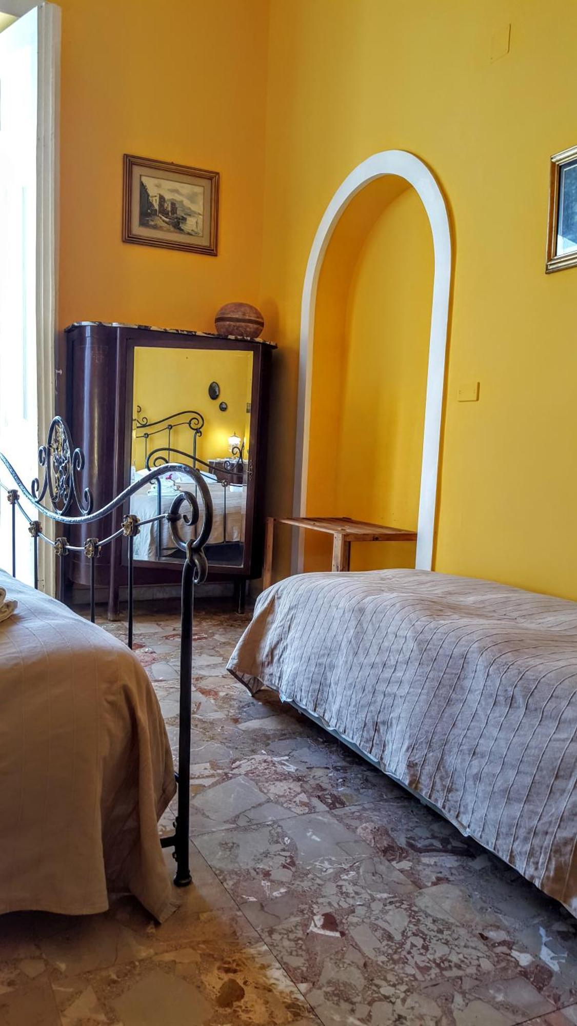 Bed and Breakfast A Casa di Mamma Napoli Camera foto