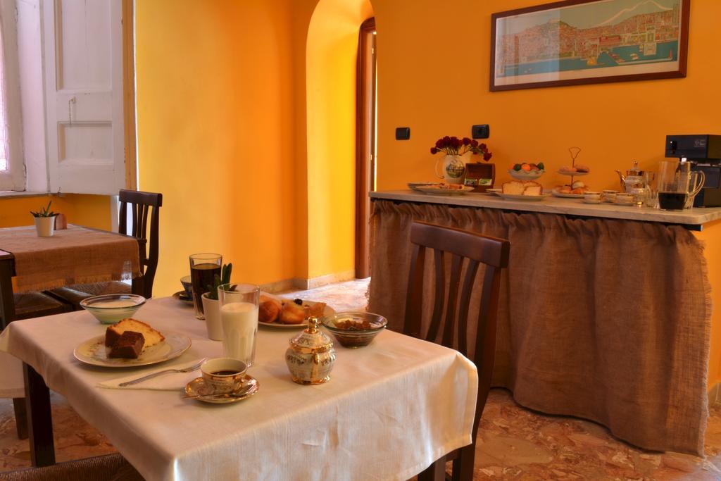 Bed and Breakfast A Casa di Mamma Napoli Esterno foto
